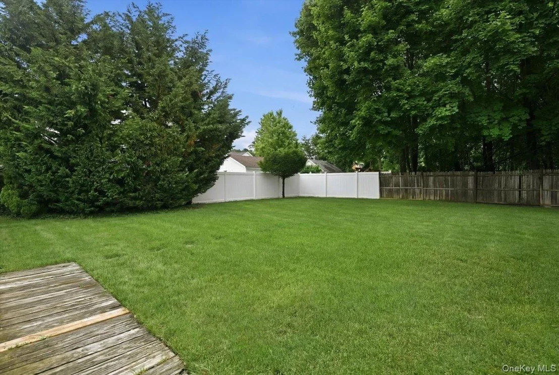 Photo of 991 Cottage Place