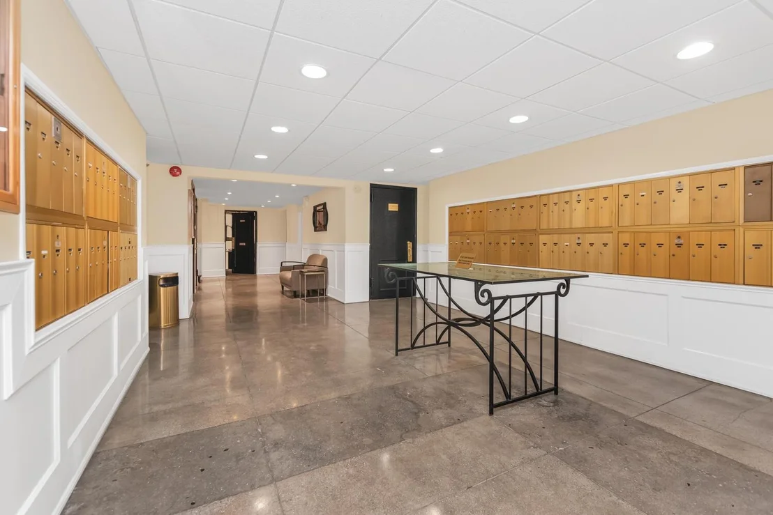 Photo of Unit 2K at 1 Bronxville Road