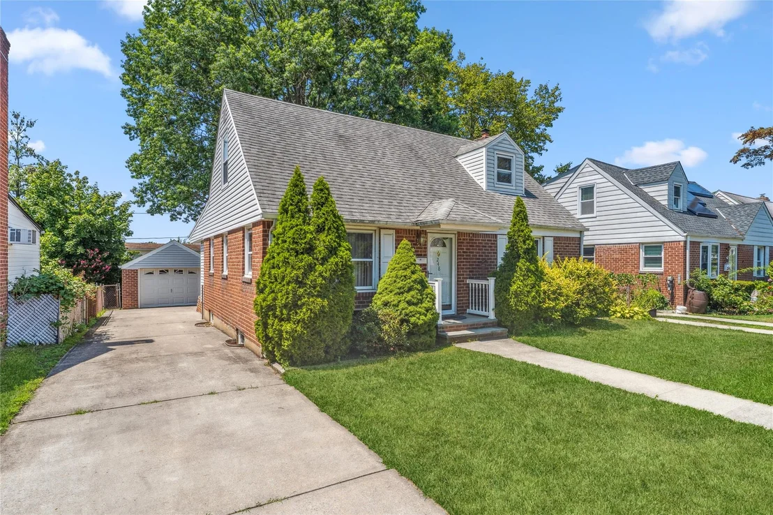 Photo of 248 Cushing Avenue