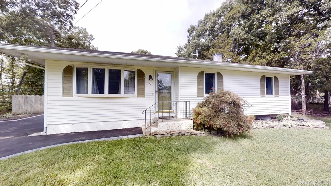 Photo of 79 Yaphank Avenue