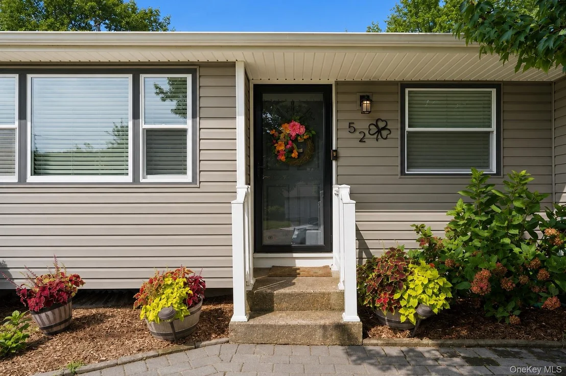 Photo of 52 Larry Road S