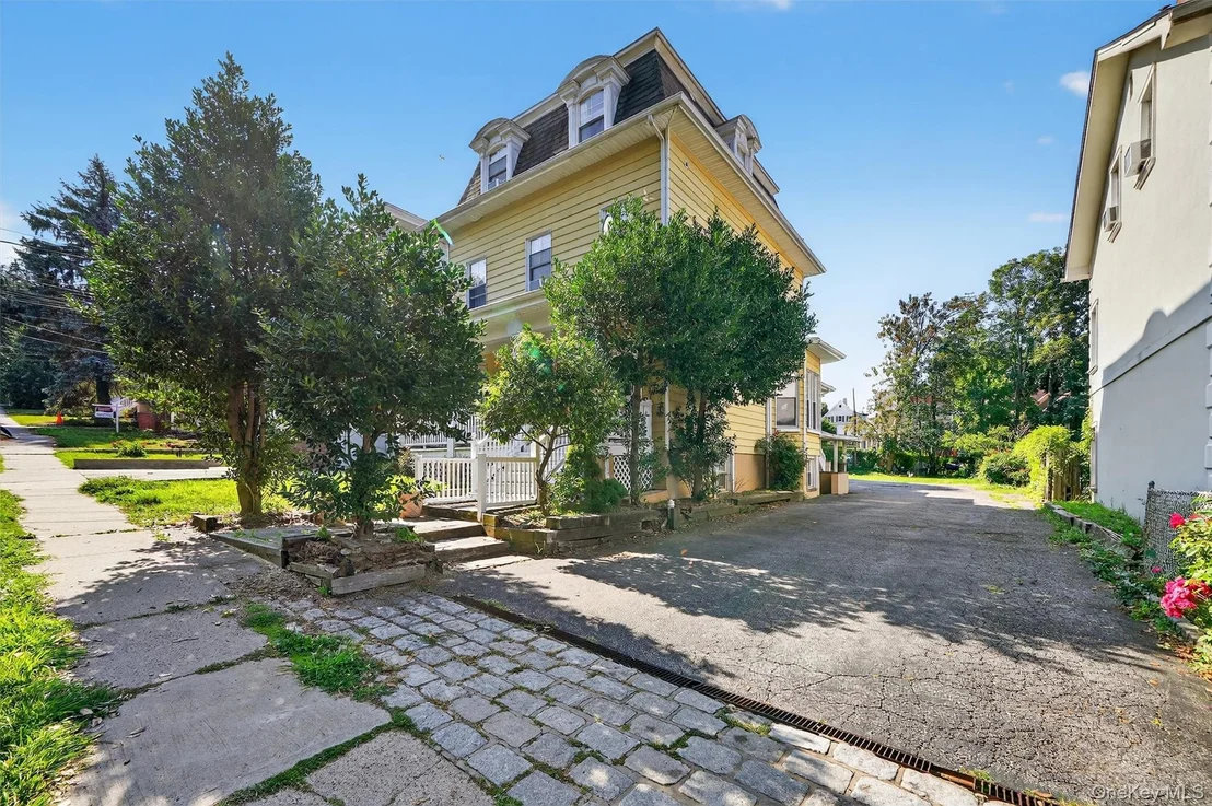 Photo of 16 Maple Place