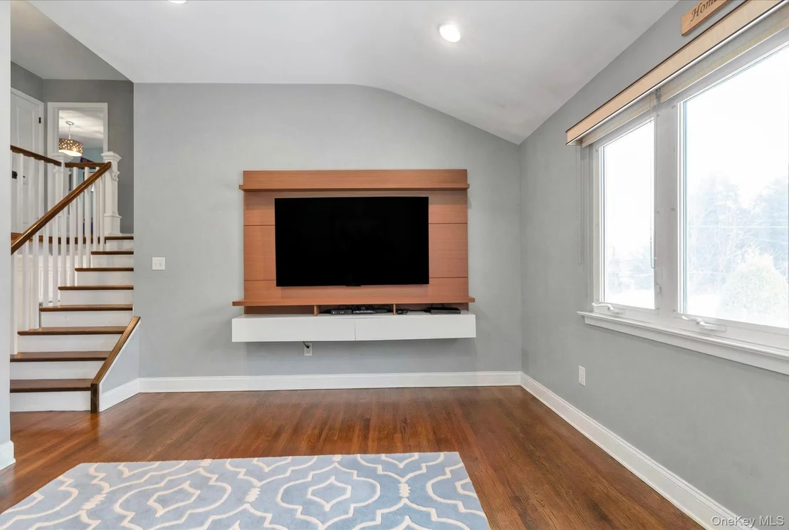 Photo of 6 Cedar Drive E
