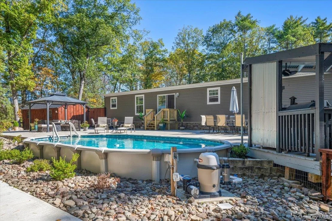 Photo of 110 Silver Spur Road W