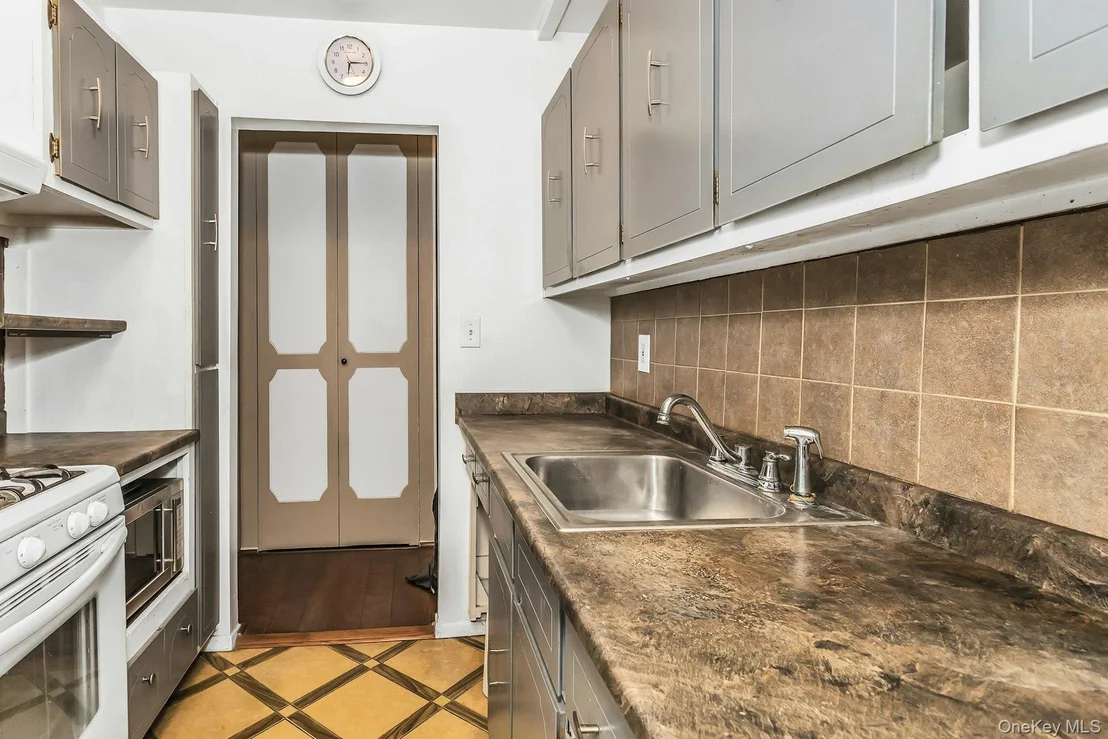 Photo of Unit 17A at 596 Broadway