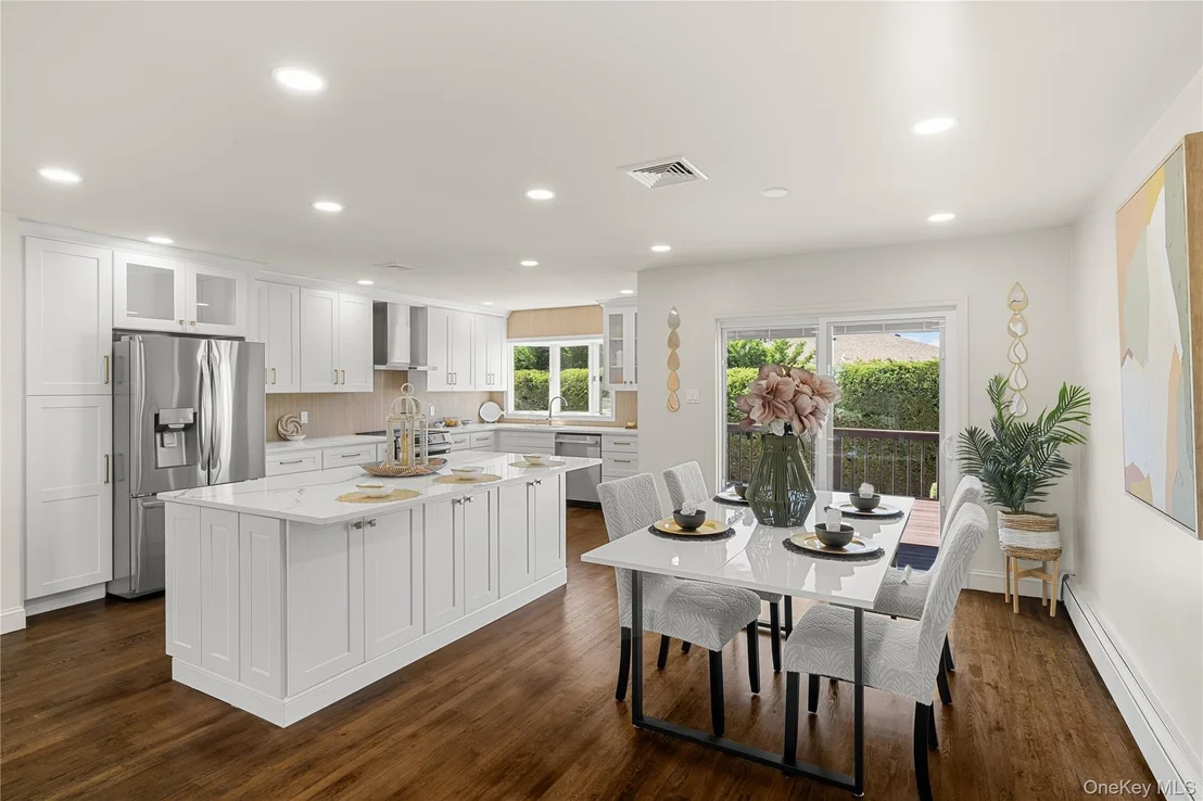 Photo of 3260 Shore Road