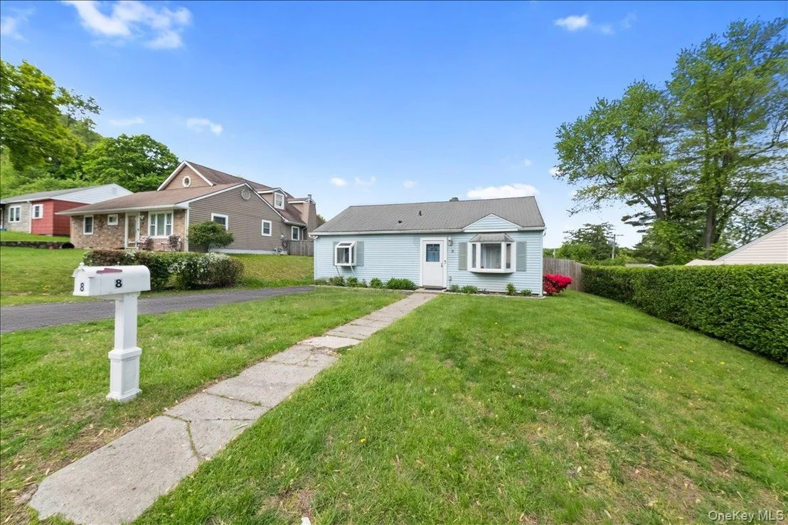 Photo of 8 Cayuga Drive