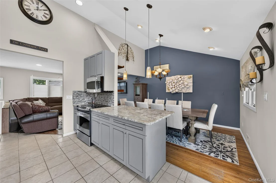 Photo of 395 Bunker Drive
