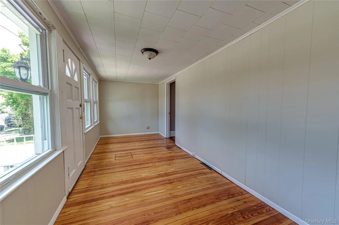 Photo of 129 Bay Avenue