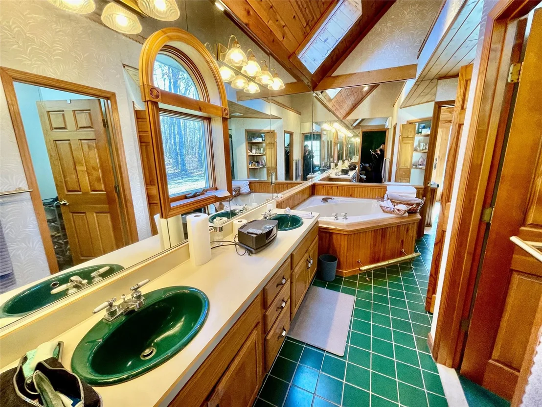 Photo of 71 Saddleback Ridge Road