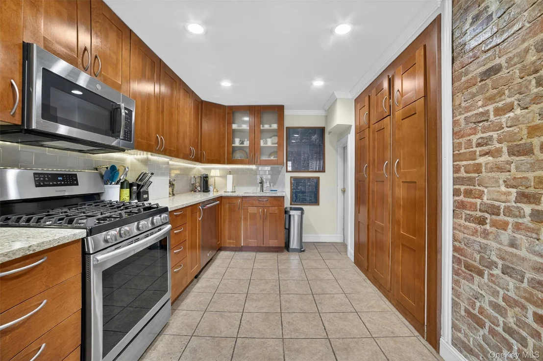 Photo of 4218 Herkimer Place