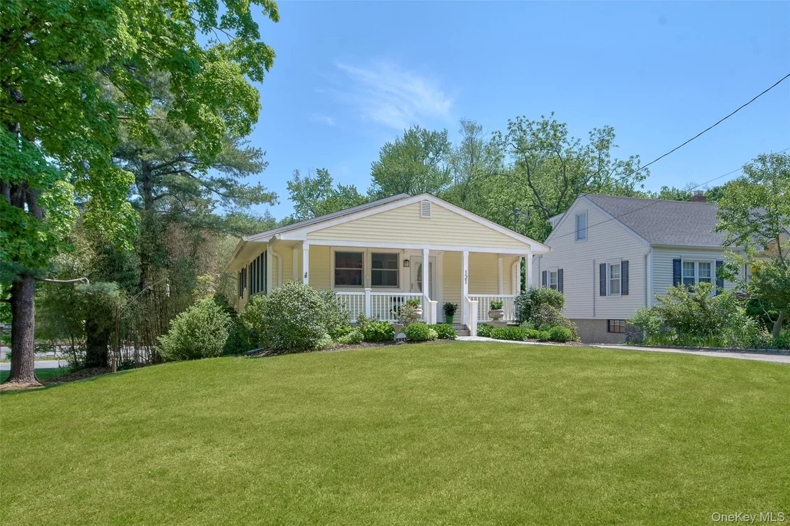 Photo of 121 Parkview Place