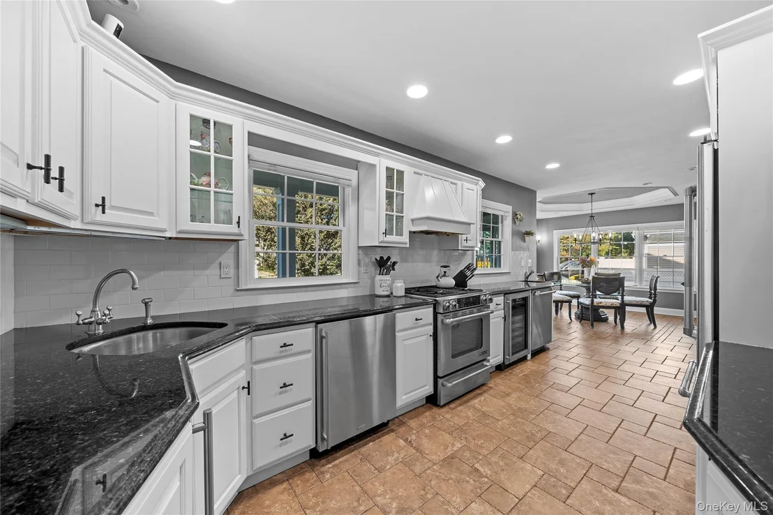 Photo of 156 Cabot Road