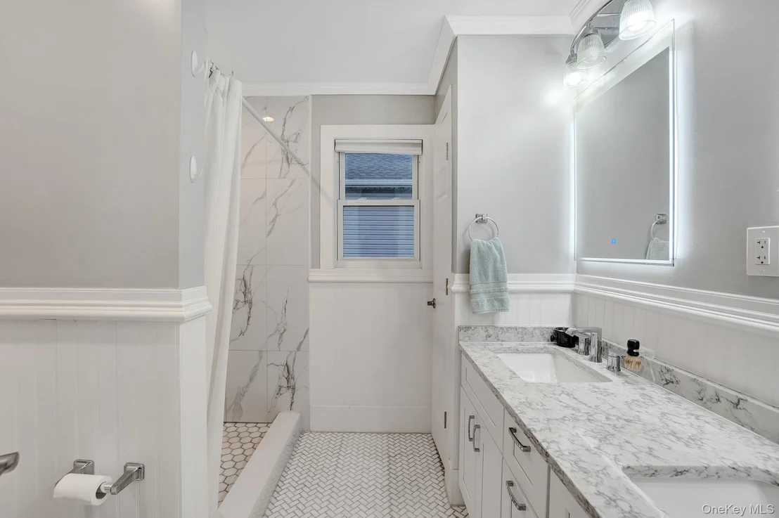 Photo of 124 Beach Avenue