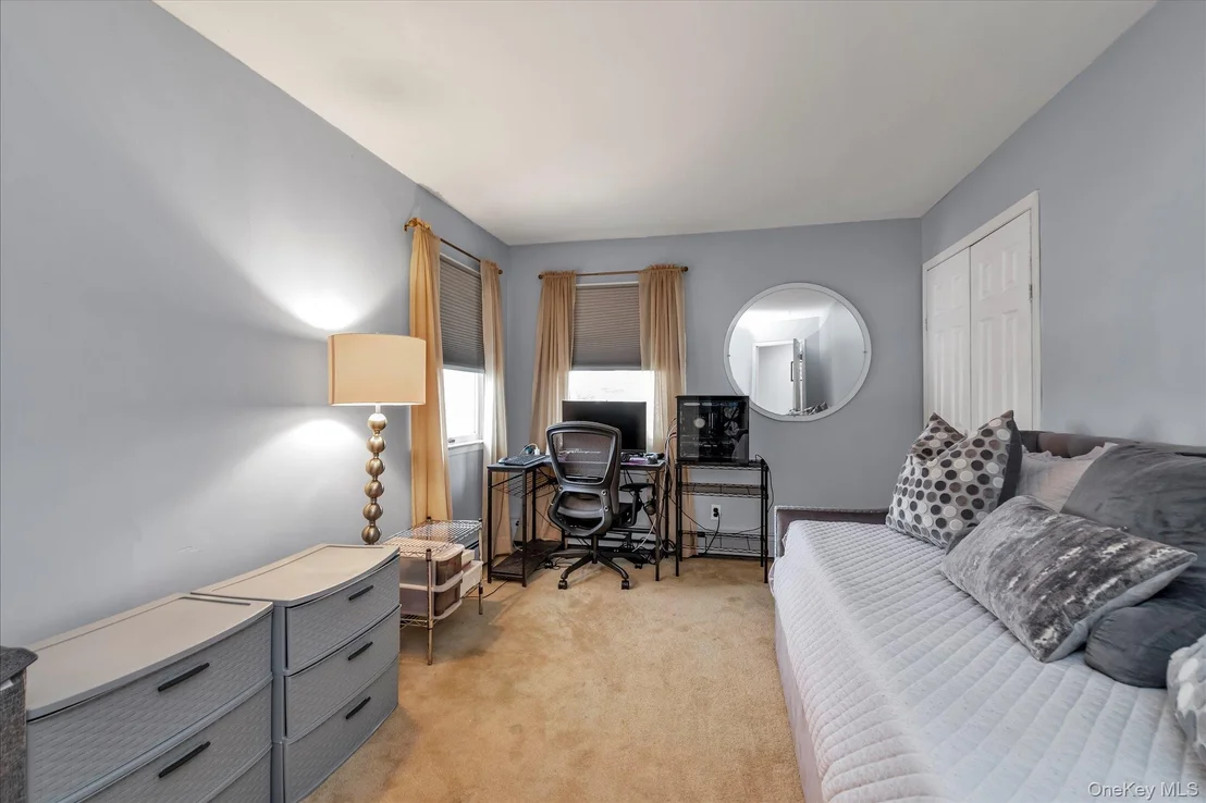 Photo of 865 Third Avenue