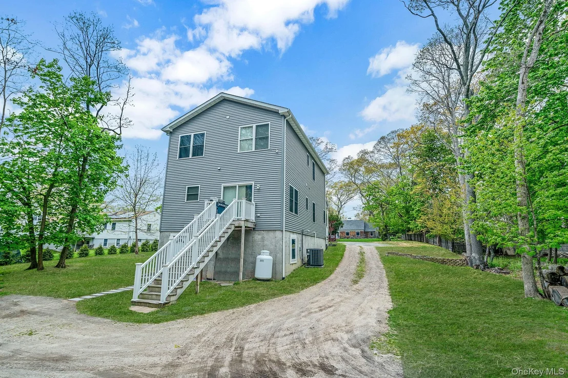 Photo of 187 Hallock Street