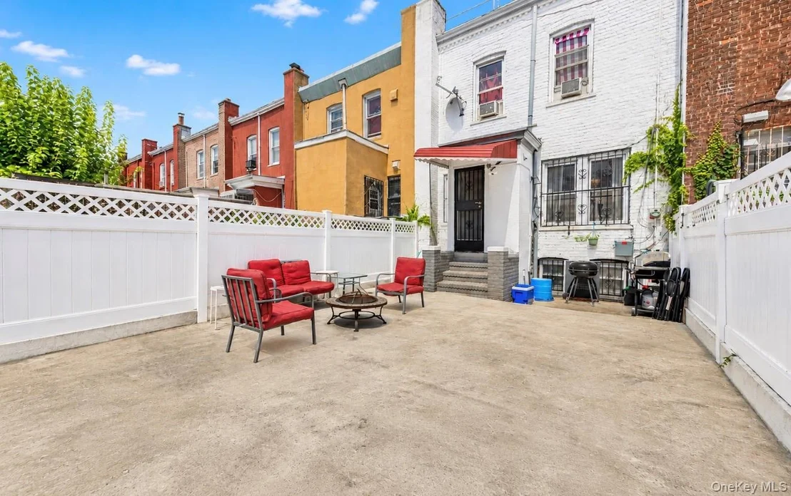 Photo of 16 Adler Place