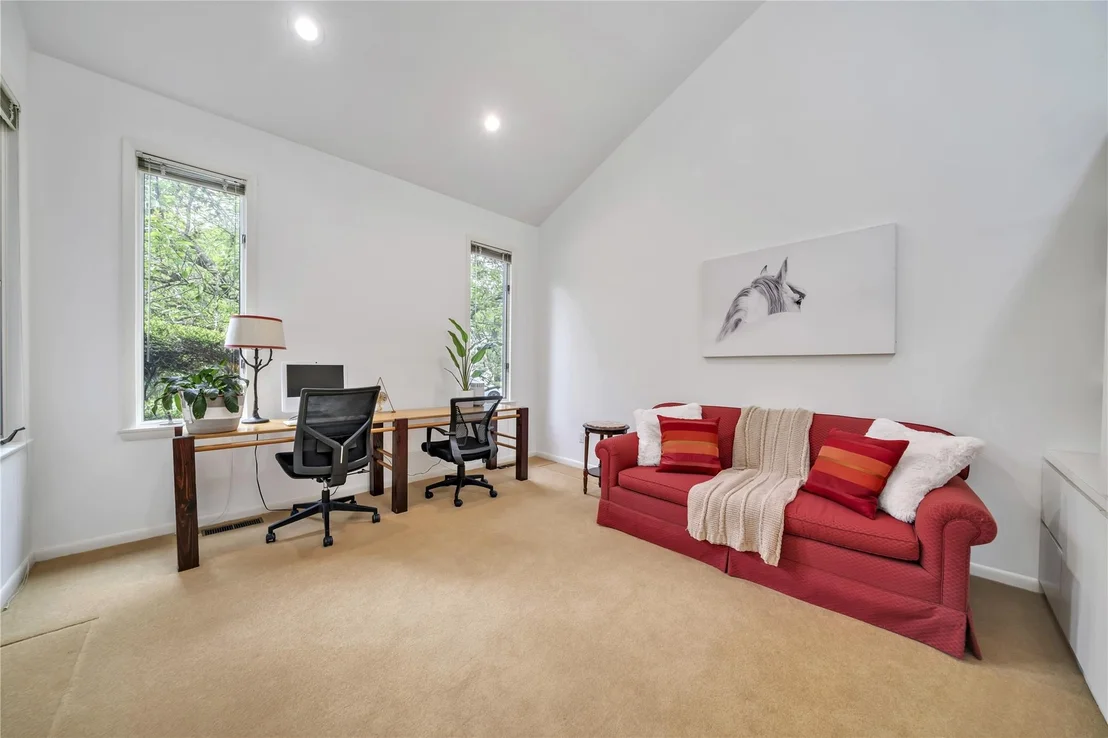 Photo of 4 Bobby Close