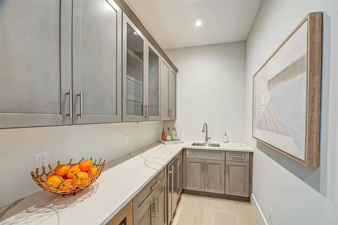 Photo of 210 Laurel Lane
