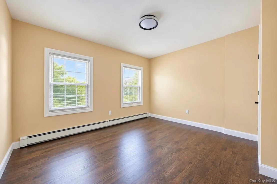 Photo of 236 Plainview Road