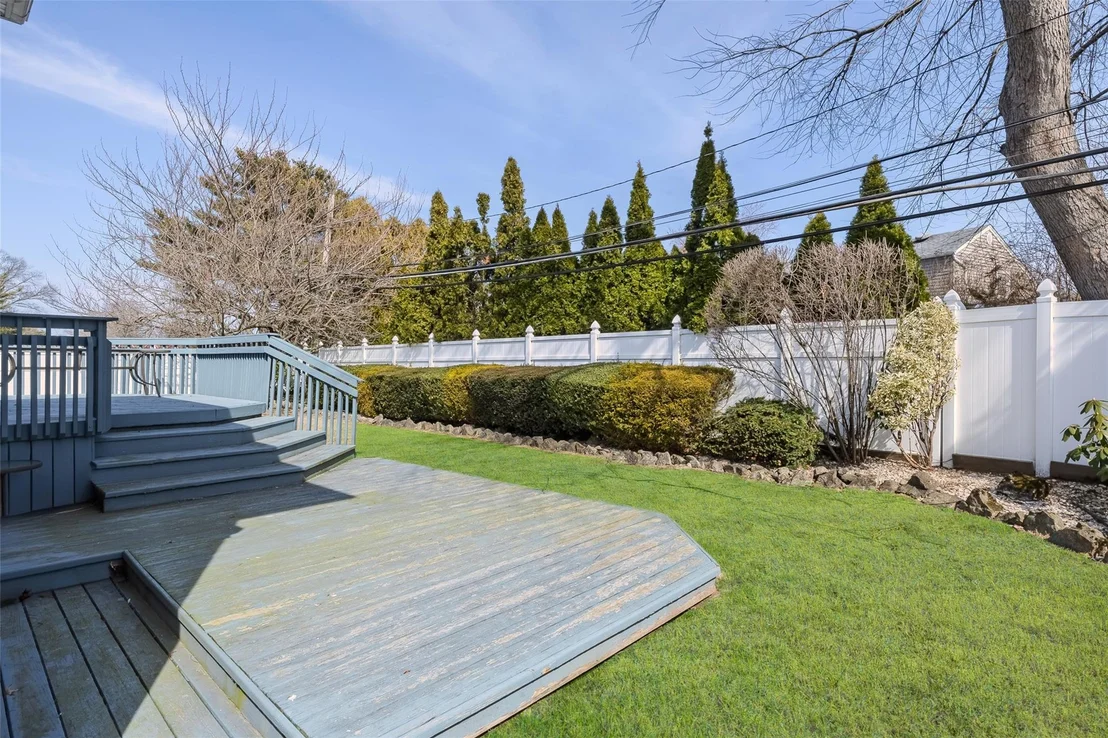Photo of 42 Hollywood Drive
