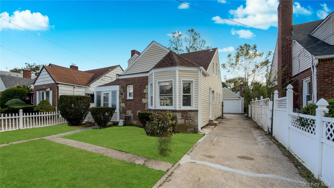 Photo of 138 Windsor Parkway
