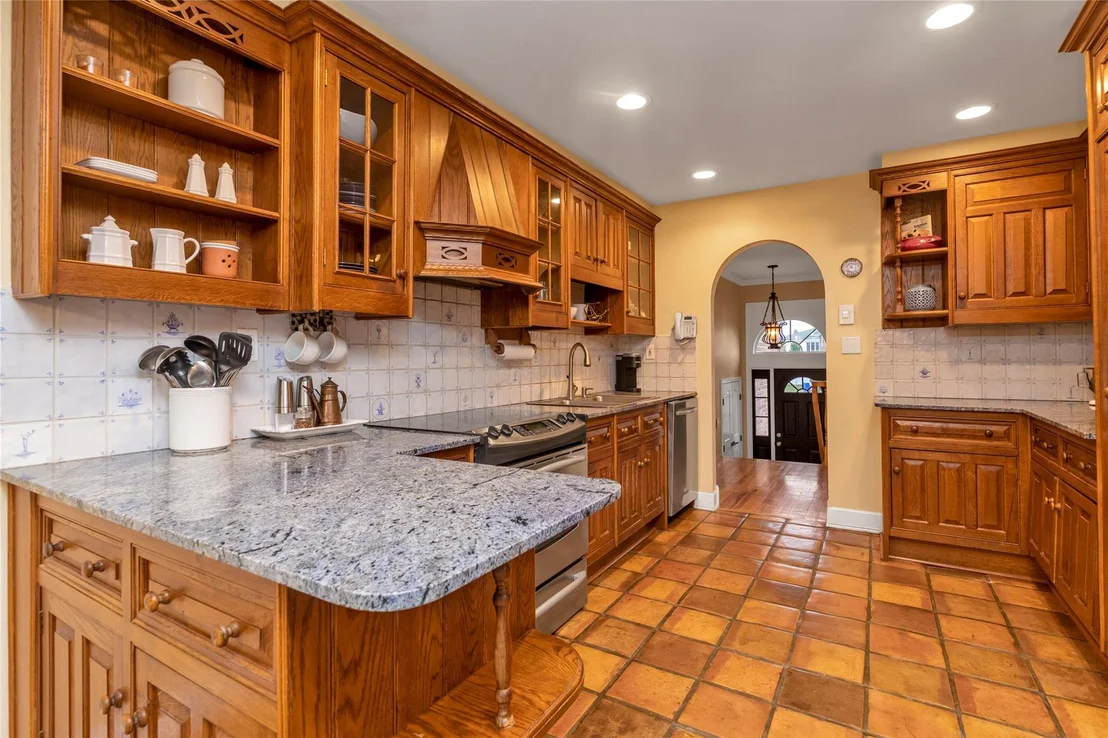 Photo of 355 Divot Road
