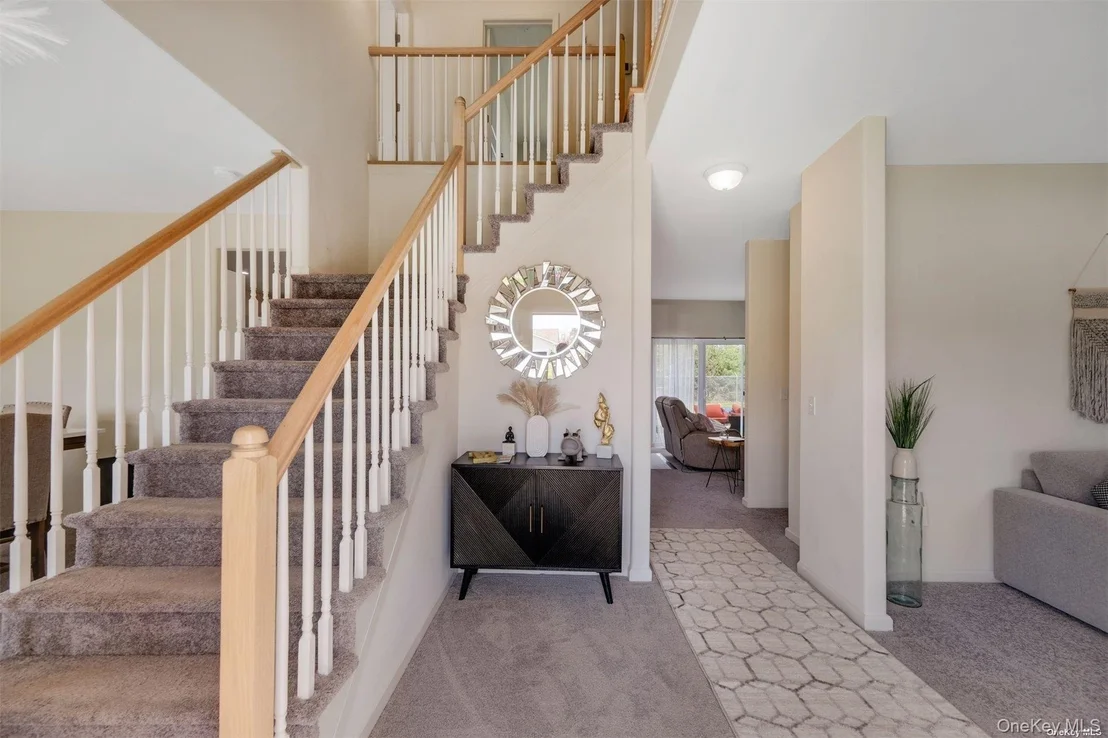 Photo of 7 Pondview Circle