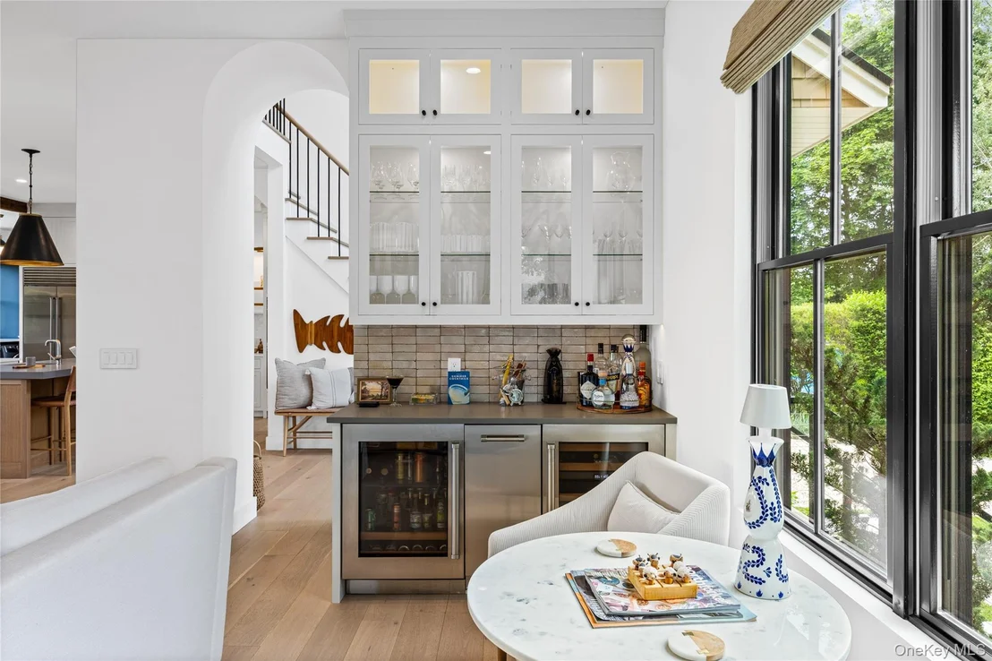 Photo of 405 Williamsburgh Drive