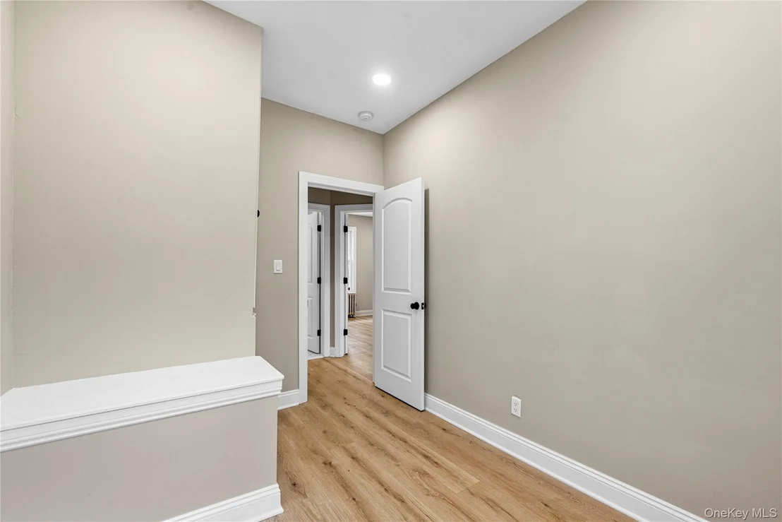 Photo of 1488 Rosedale Avenue
