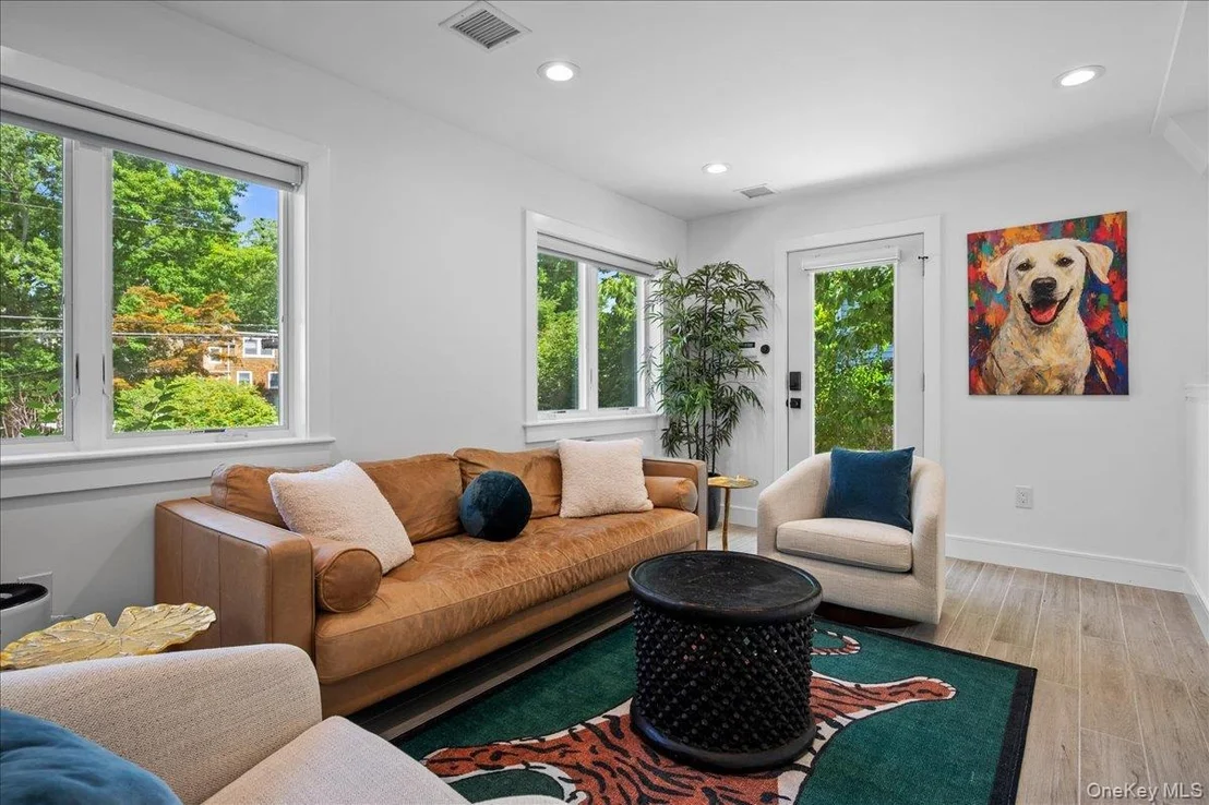 Photo of 25 Shadow Lane