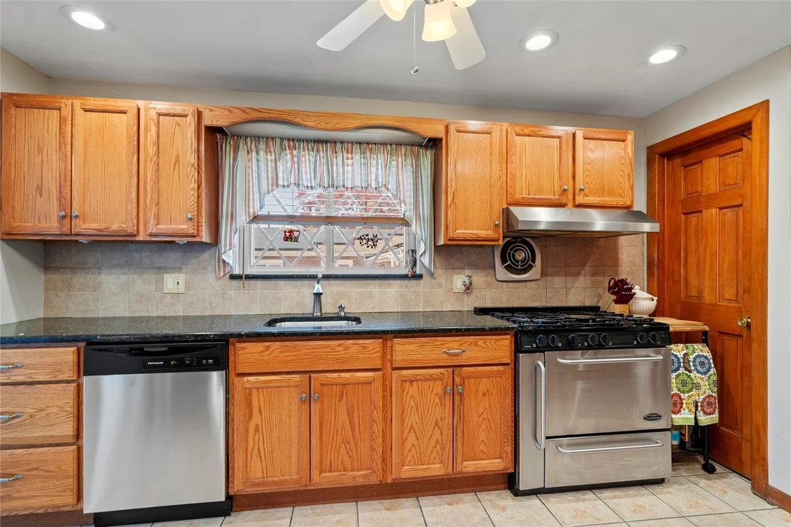 Photo of 665 Gabriel Avenue