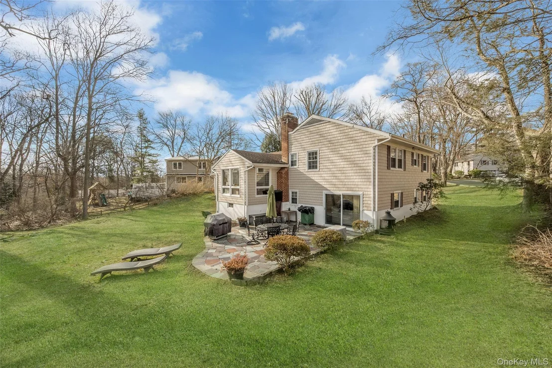Photo of 11 Meadowlark Road