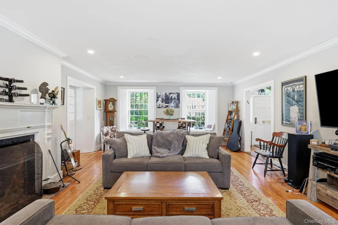 Photo of 51 Adriance Avenue