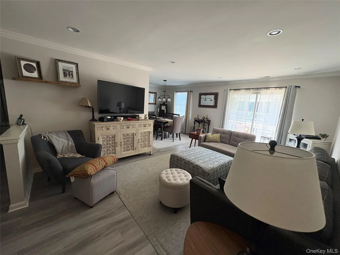 Photo of Unit E at 600 Commons Way