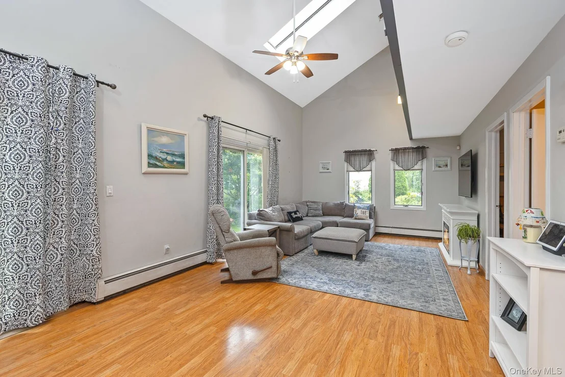Photo of 30 Long Pond Road