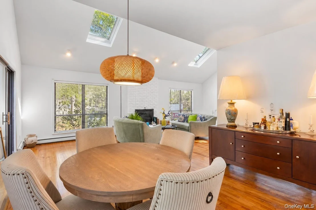 Photo of 37 Blue Jay Way