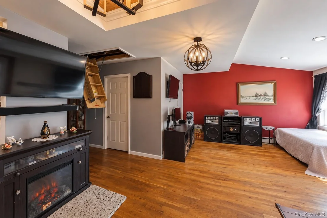 Photo of 25 Tamarack Road