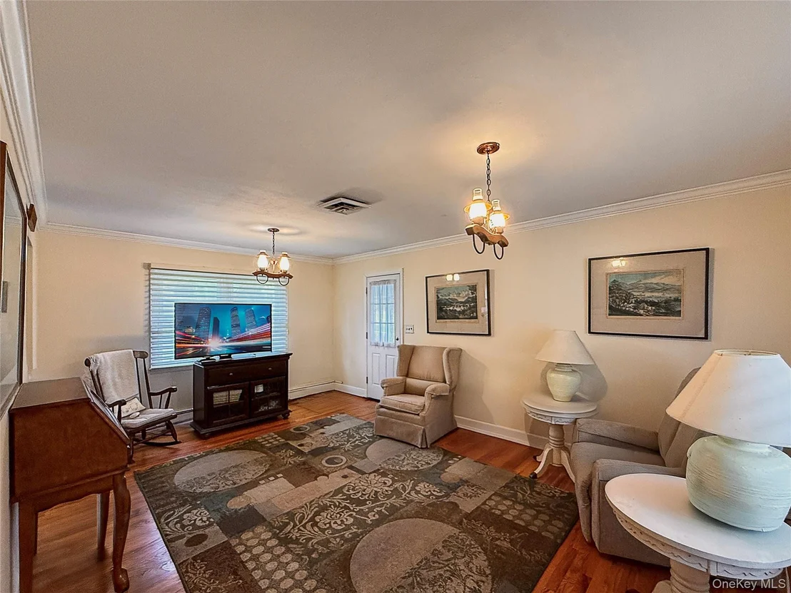 Photo of 112 Putnam Road