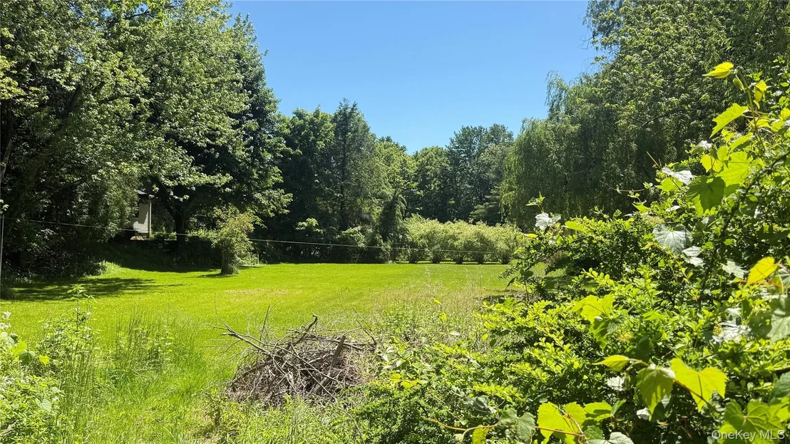 Photo of 1588 Route 212