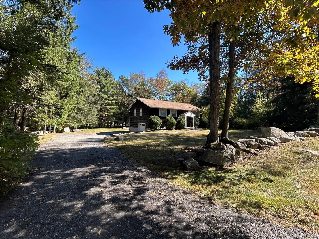 Photo of 8 Center Road