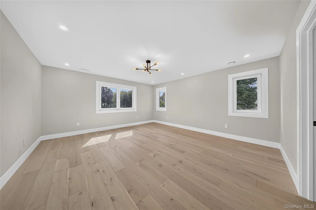 Photo of 2 Lee Place