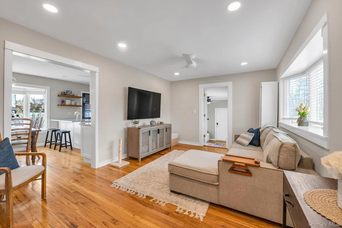 Photo of 9 Aster Avenue