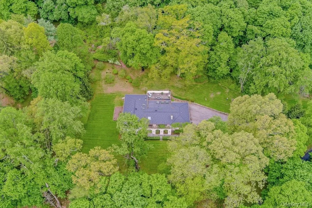 Photo of 77 Central Drive