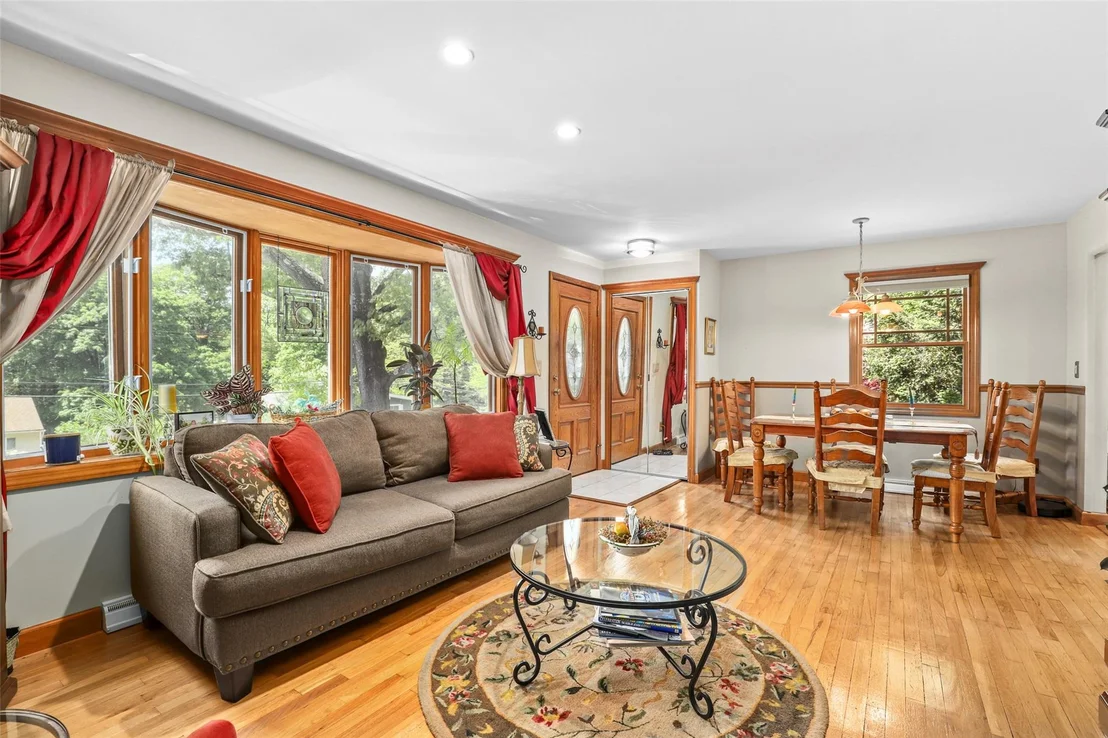 Photo of 130 Putnam Road