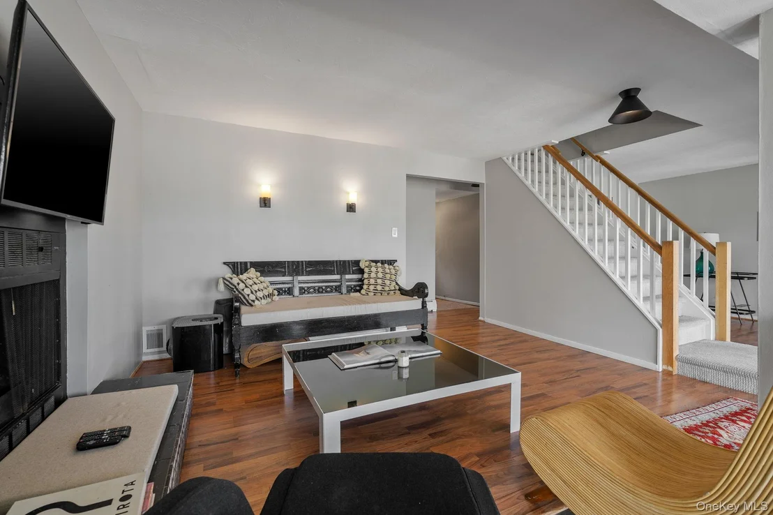 Photo of 12 Riverview Court
