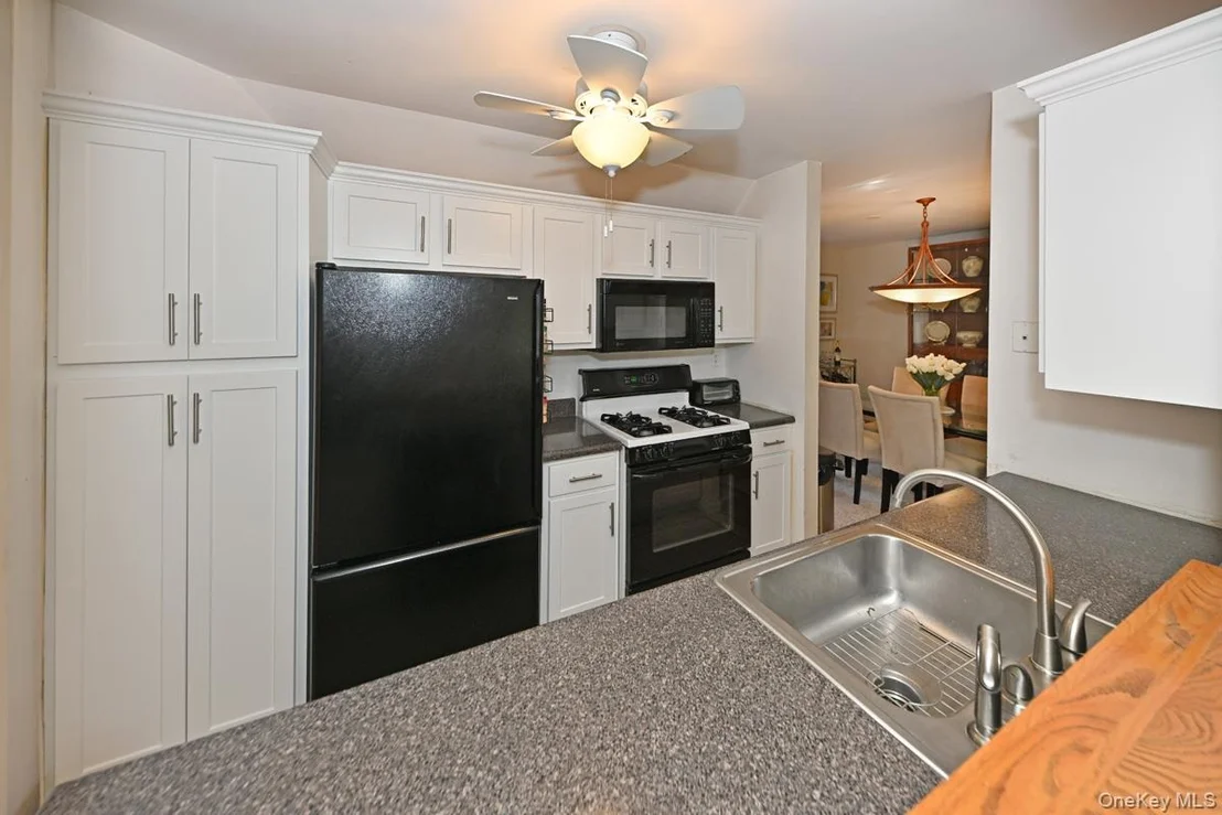 Photo of 13 Meadowlark Circle