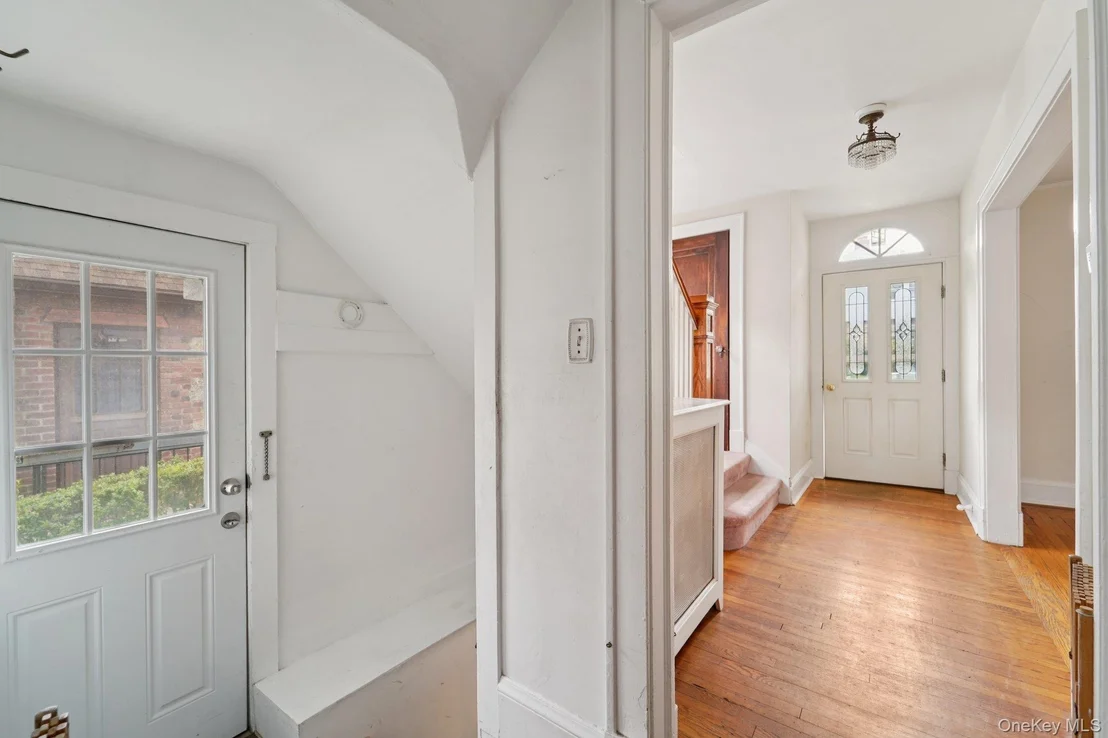 Photo of 115 Morsemere Avenue