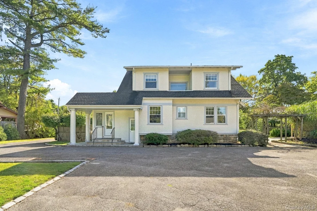Photo of 1239 Post Road