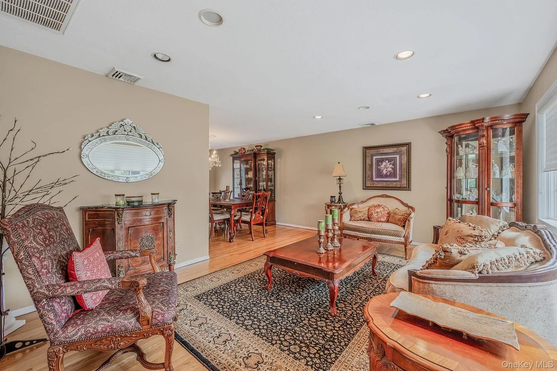 Photo of 122 Southern Parkway
